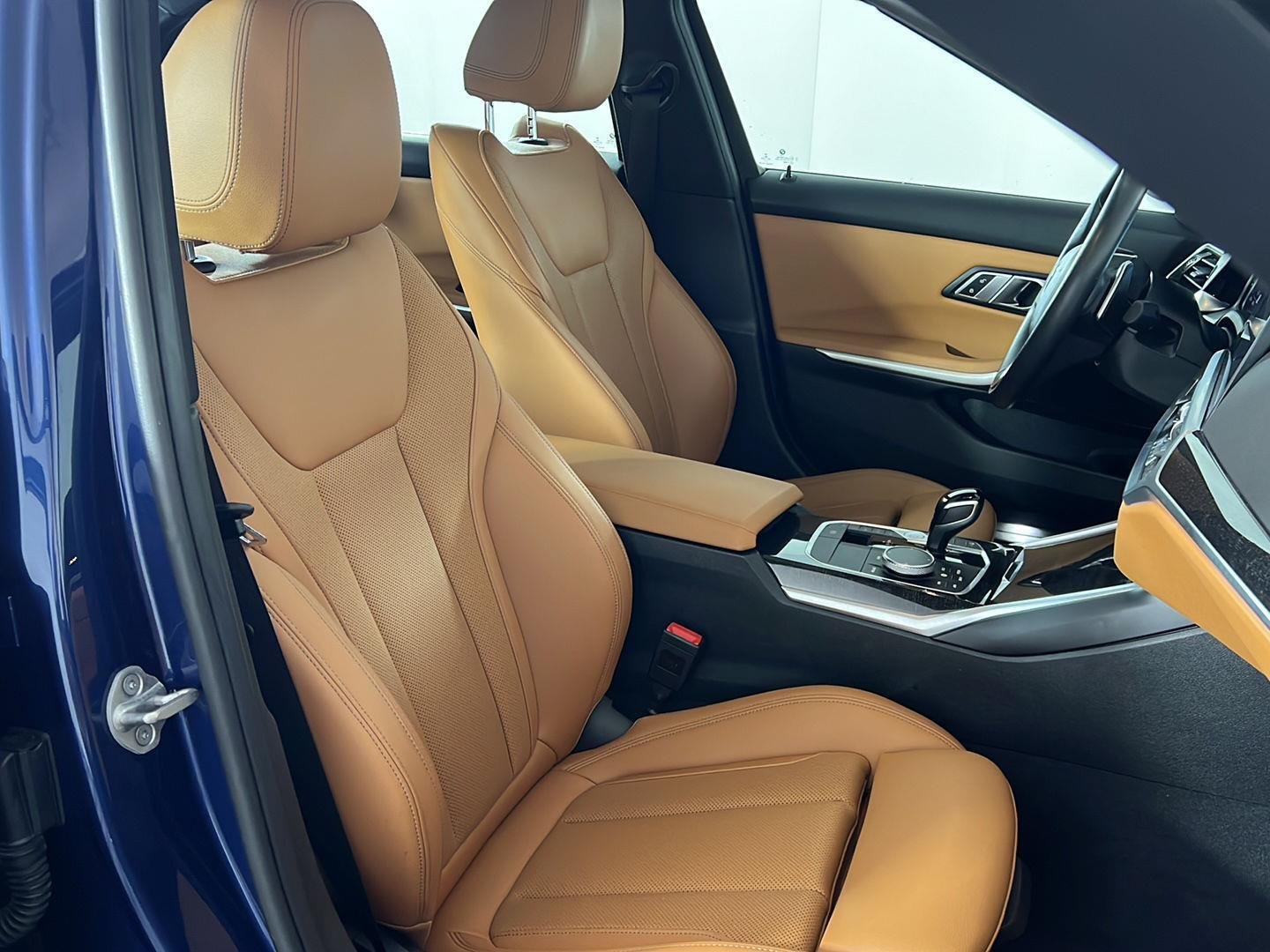 Used 2022 Phytonic Blue Metallic BMW 330i xDrive image 24