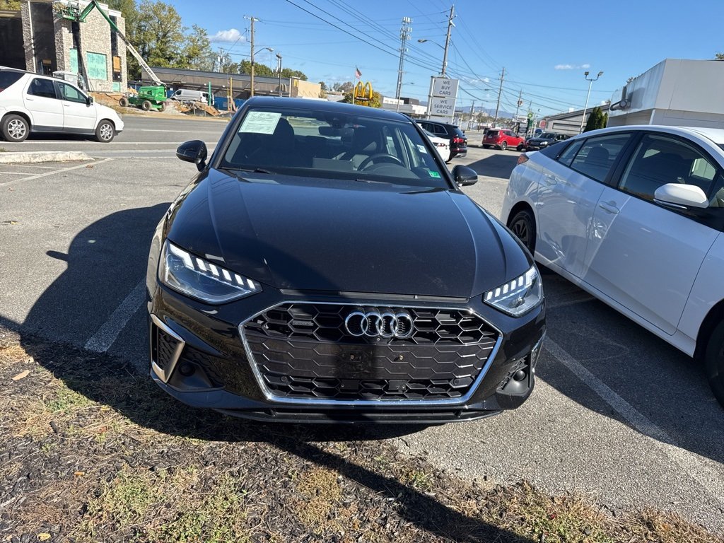2023 Audi A4 45 S line Premium Plus Quattro photo 2