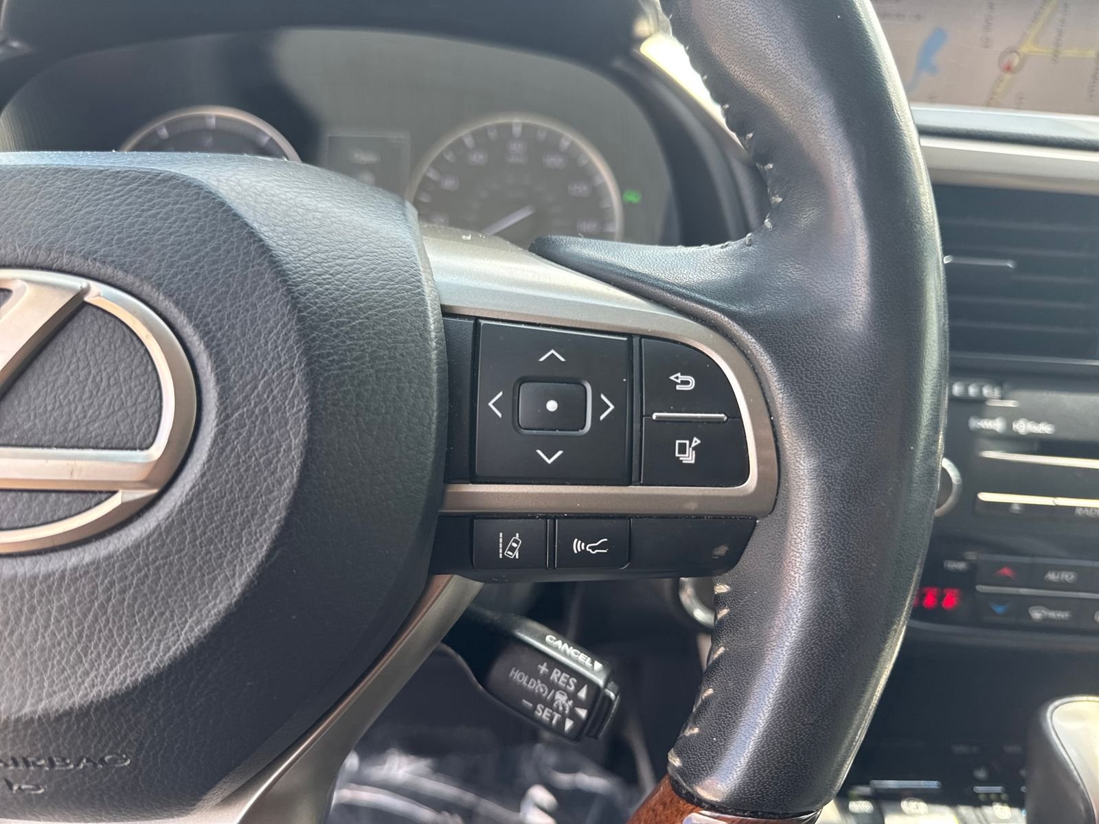 Used 2019 White Lexus 350 image 28