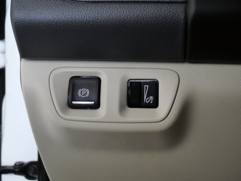 Used 2020 White GMC Denali image 20