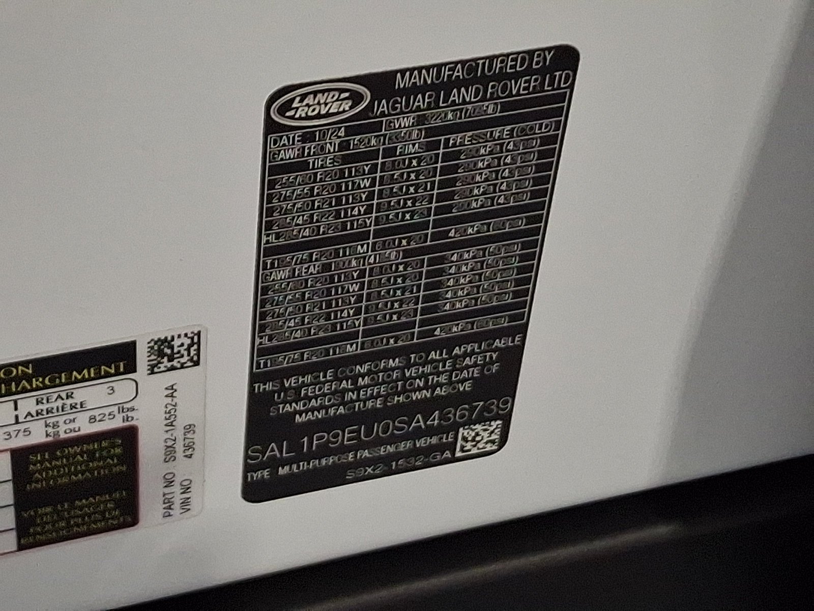 Certified Used 2025 Fuji White Land Rover  image 26