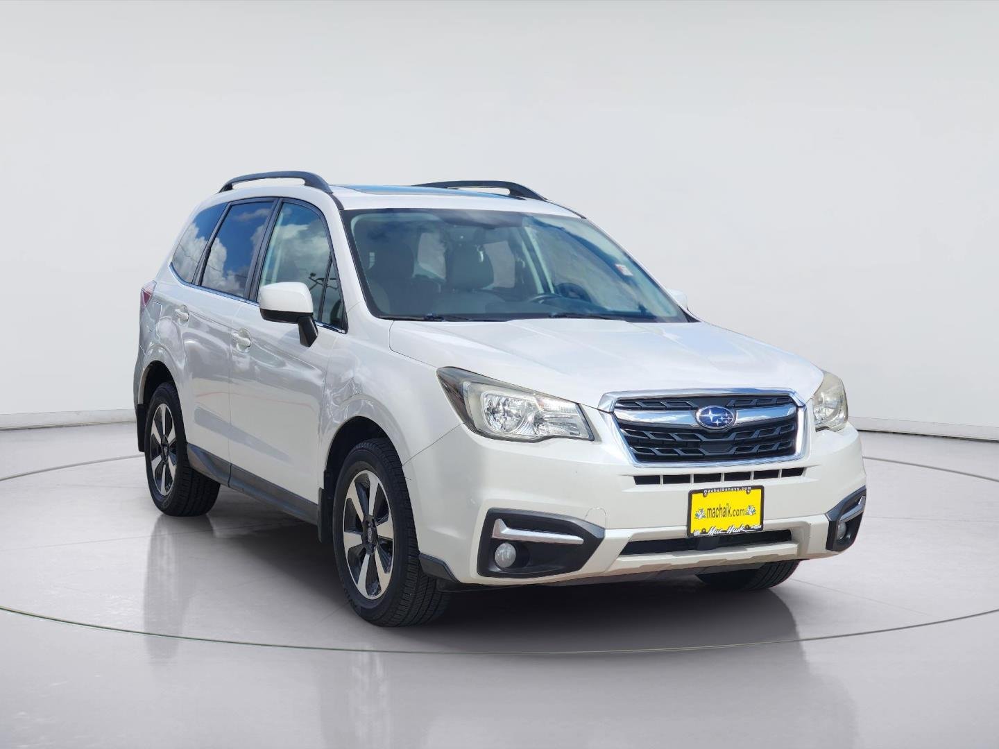 2017 Subaru Forester photo 3 of 31