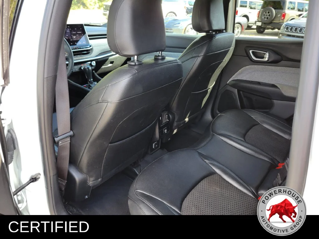 Used 2024 White Jeep Latitude image 15