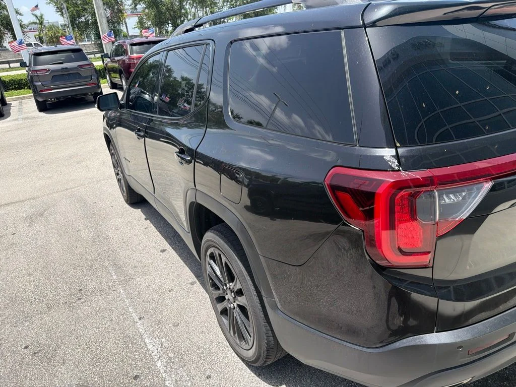 Used 2022 Ebony Twilight Metallic GMC SLE image 5
