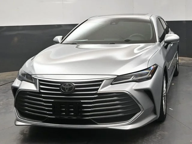 Used 2019 Silver Toyota Limited image 3