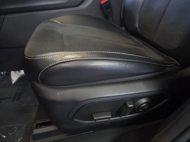 Used 2023 Diamond Black Jeep Altitude X image 26
