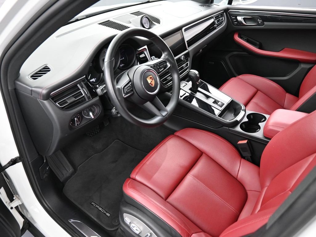2022 Porsche Macan S photo 3