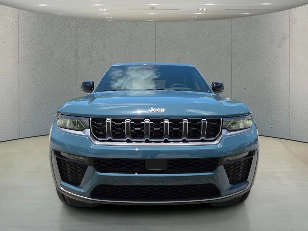 New 2026 Steel Blue Exterior Paint Jeep Limited image 2