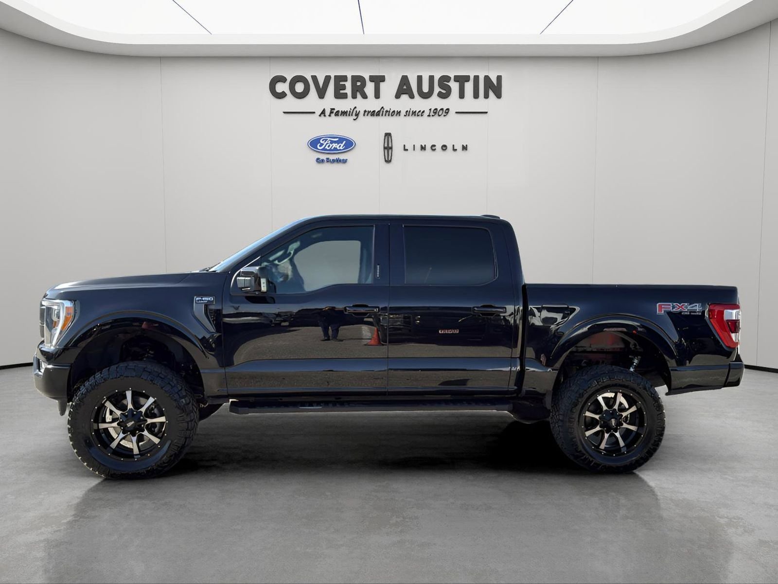 Used 2022 Black Ford Lariat image 3