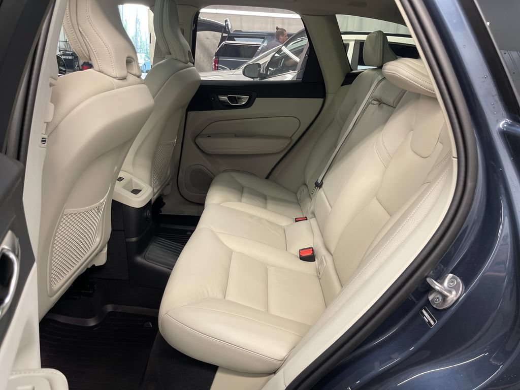 Used 2025 Blue Volvo Plus image 27