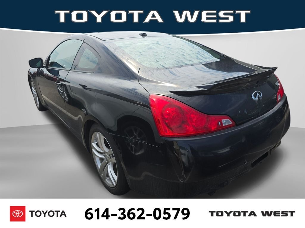 Used 2010 Black INFINITI Journey image 4