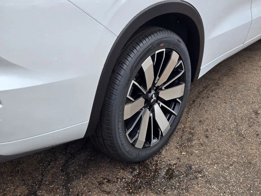 2026 Mitsubishi Outlander SEL - Photo 11