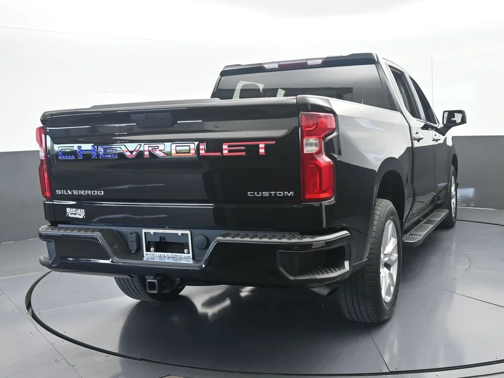 Used 2021 Black Chevrolet Custom image 5