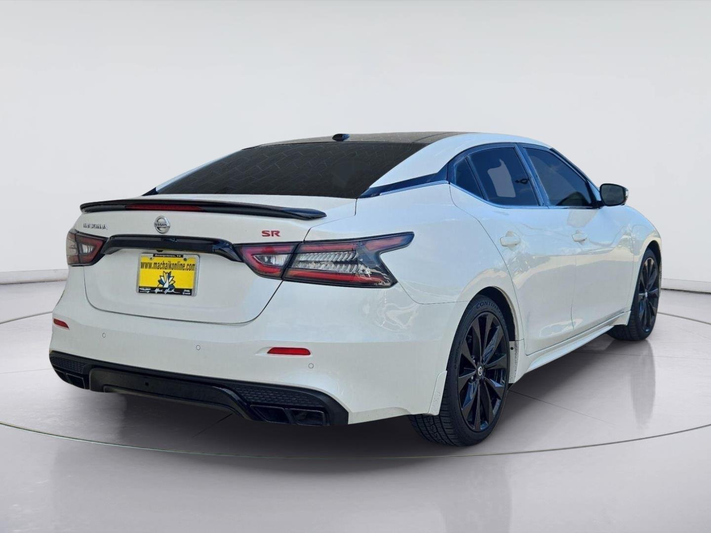 Used 2021 Pearl White Tricoat Nissan SR image 5