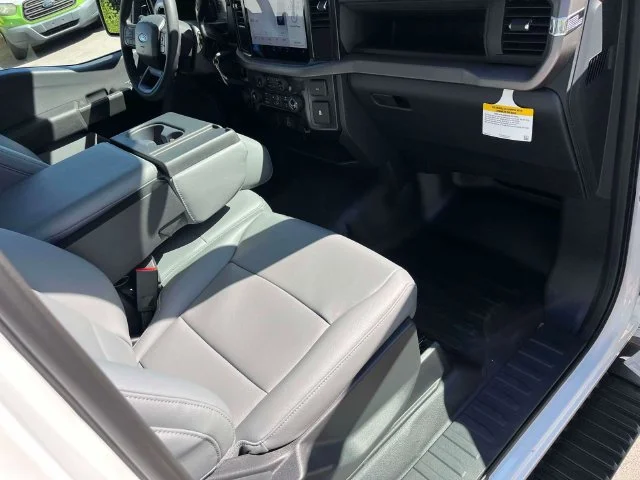 New 2026 Oxford White Ford XL image 15