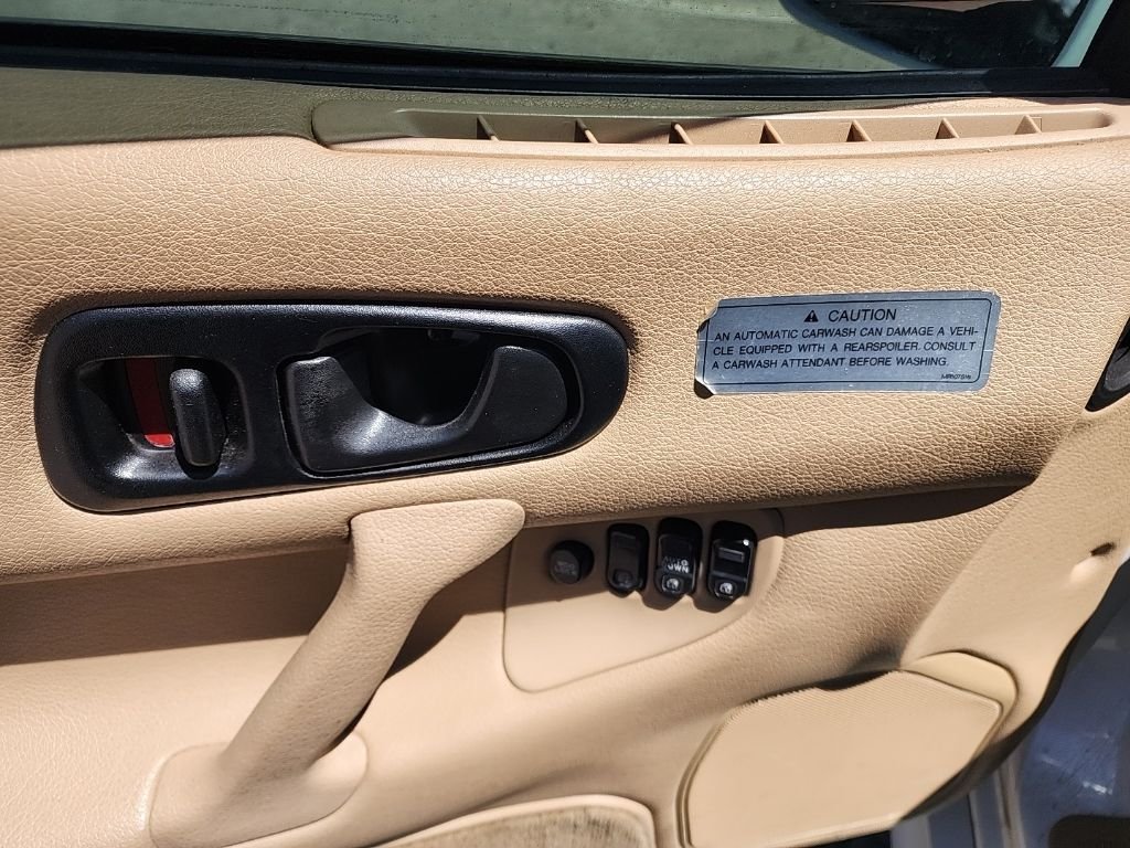 Used 1997  Mitsubishi Base image 11