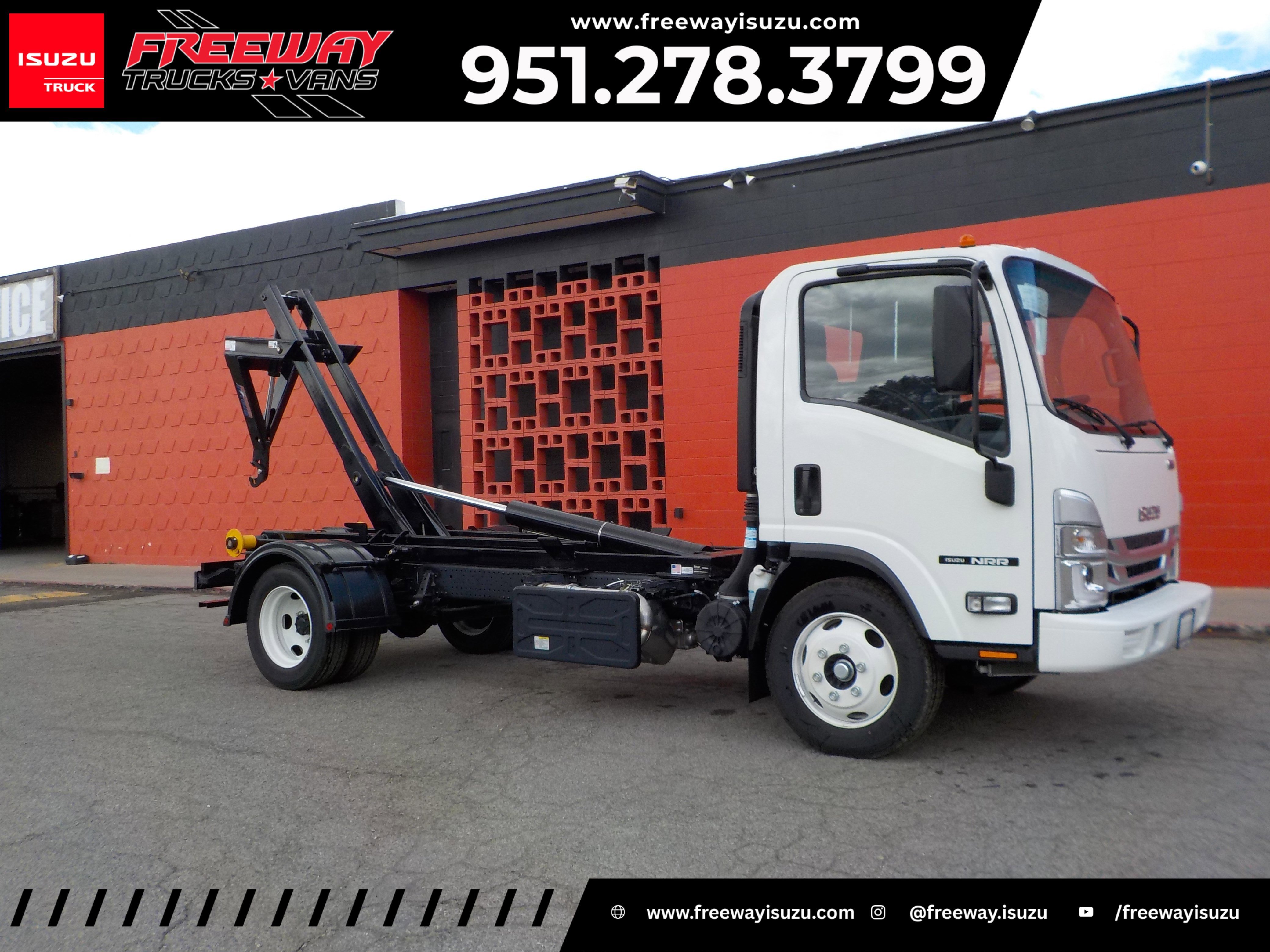 2024 Isuzu NRR's photo
