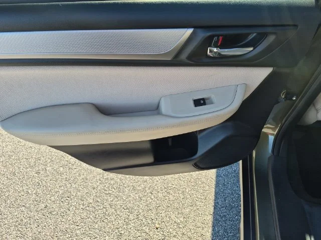 Used 2019 Green Subaru 2.5i Premium image 25