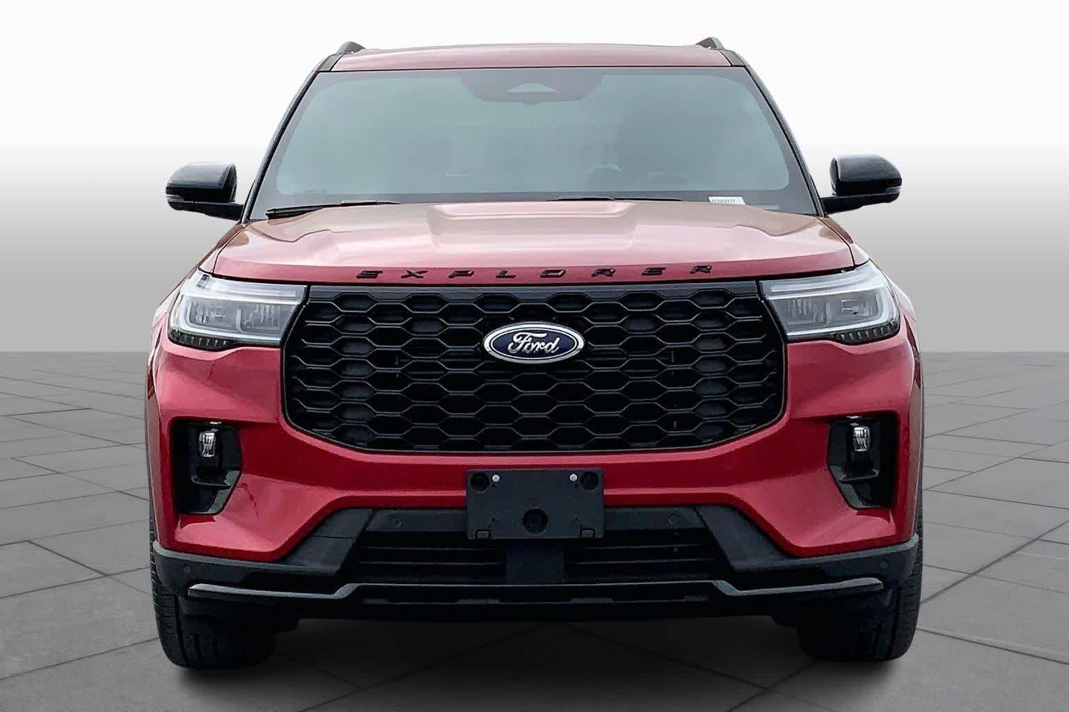 Used 2025 Rapid Red Metallic Tinted Clearcoat Ford ST-Line image 4
