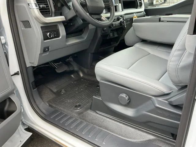 New 2026 Oxford White Ford XL image 12