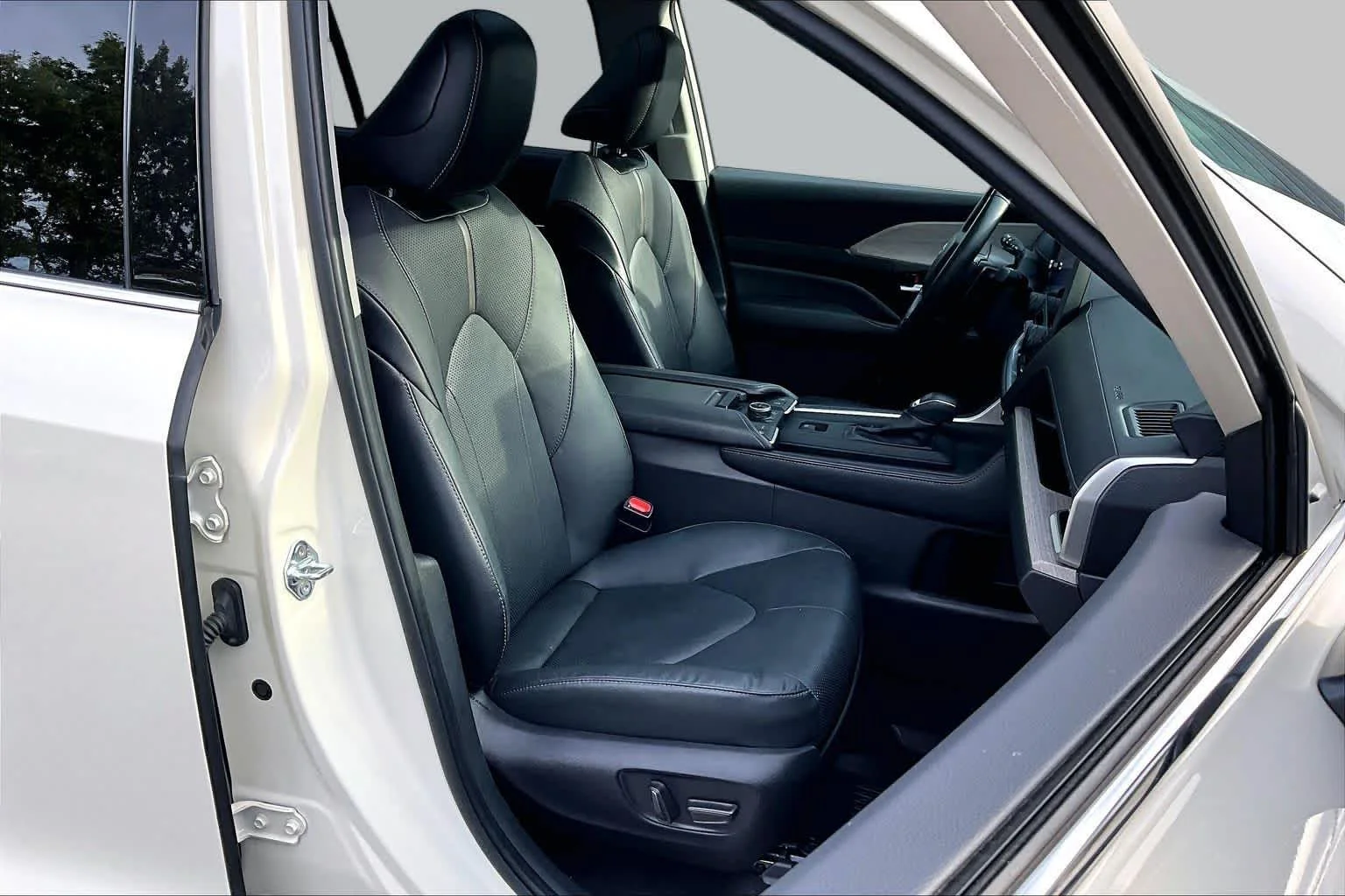 Certified Used 2024 Coastal Cream Toyota Platinum image 8