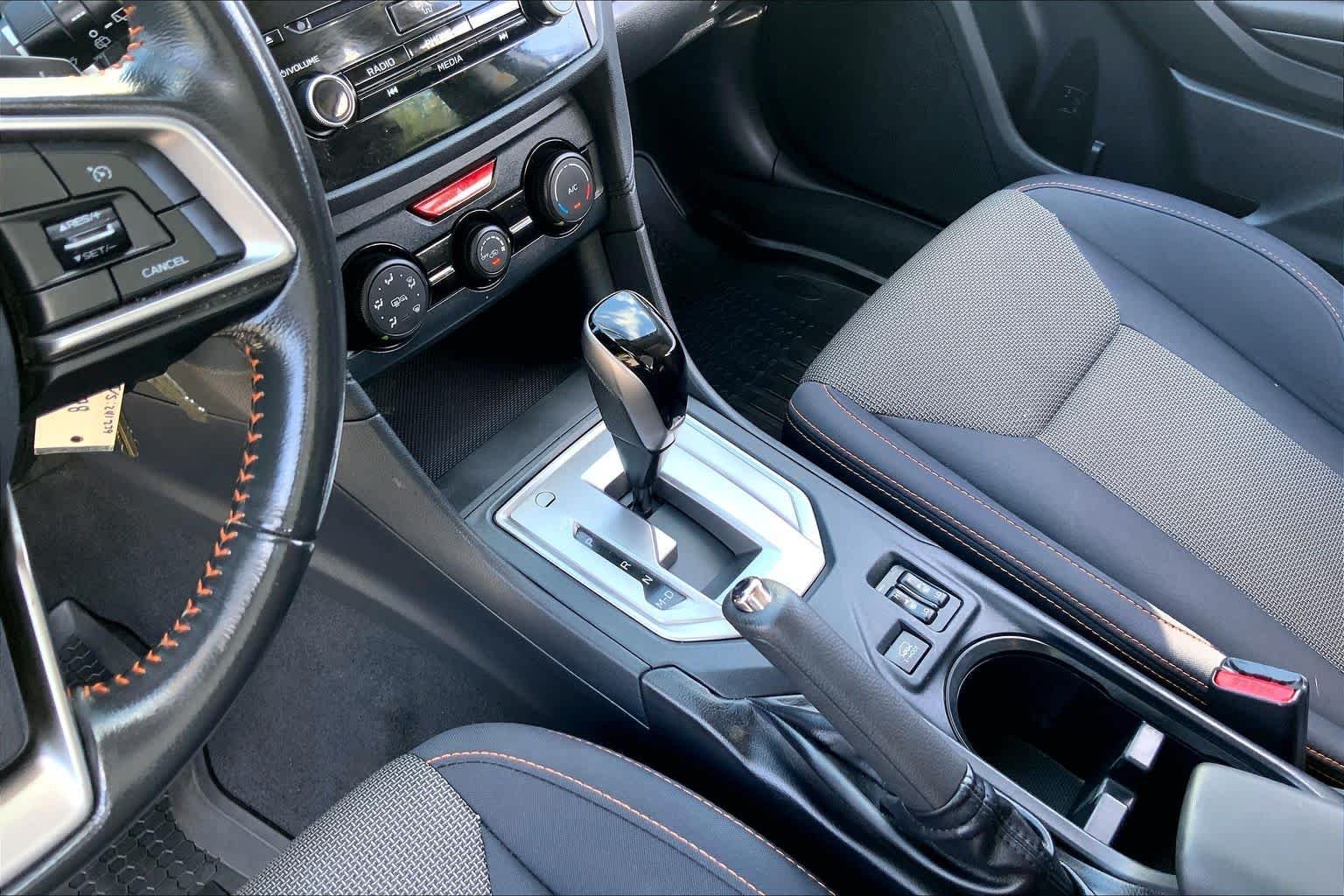 Used 2019 WHITE Subaru Premium image 13