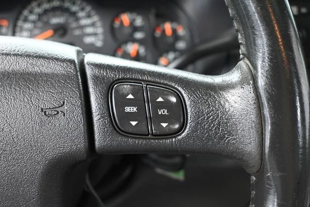 Used 2005 Blue Chevrolet LS image 29