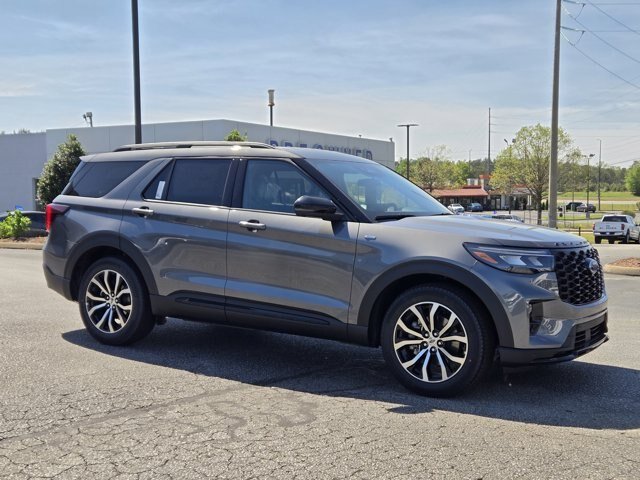 New 2026 Carbonized Gray Metallic Ford ST-Line image 6