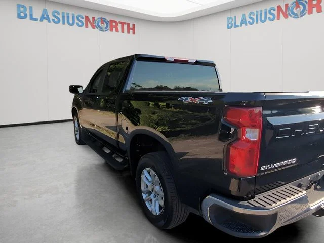 Used 2022 Black Chevrolet LT image 9