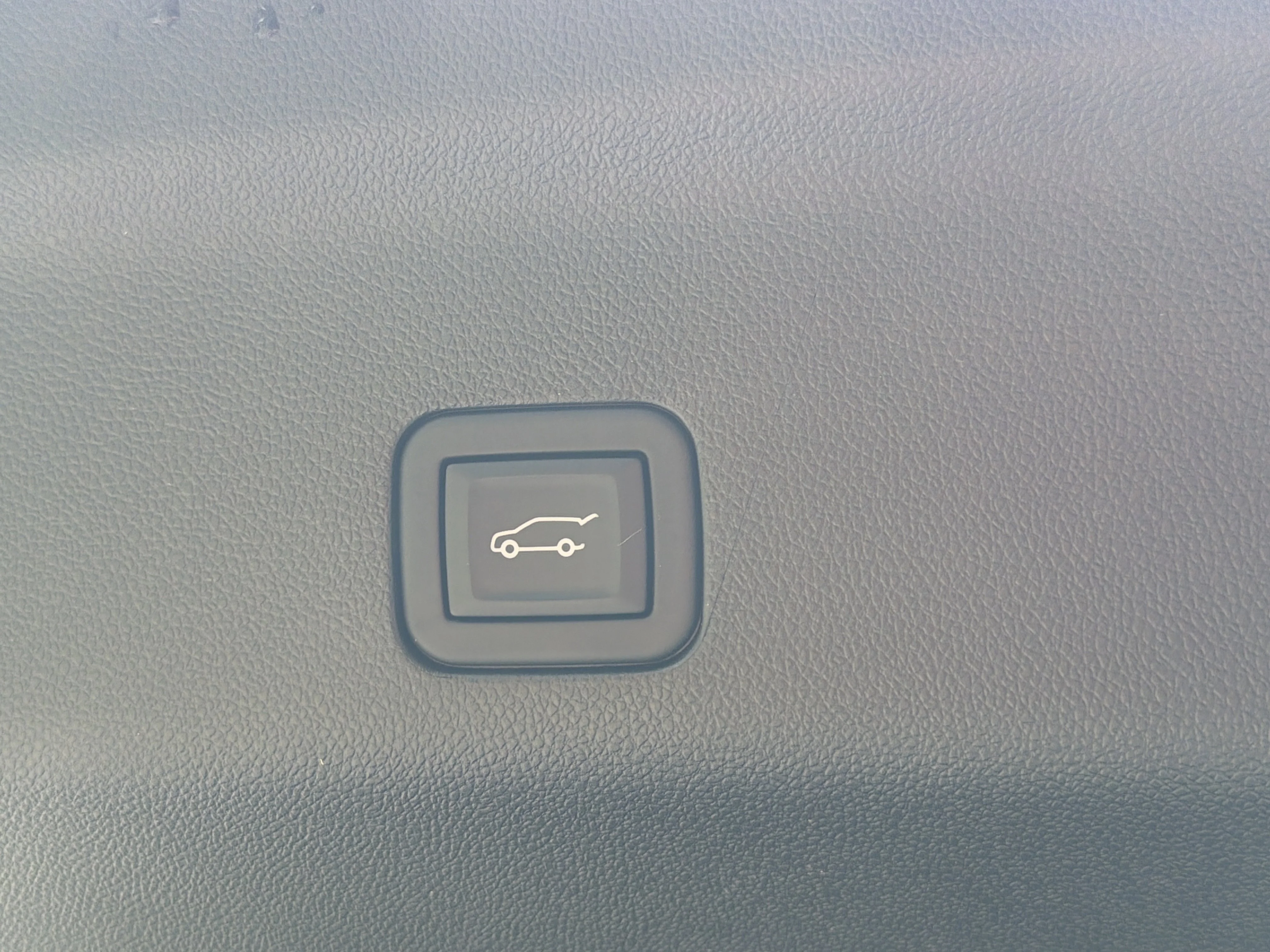 Used 2023 Crystal White Tricoat Cadillac 4WD Sport Platinum image 12