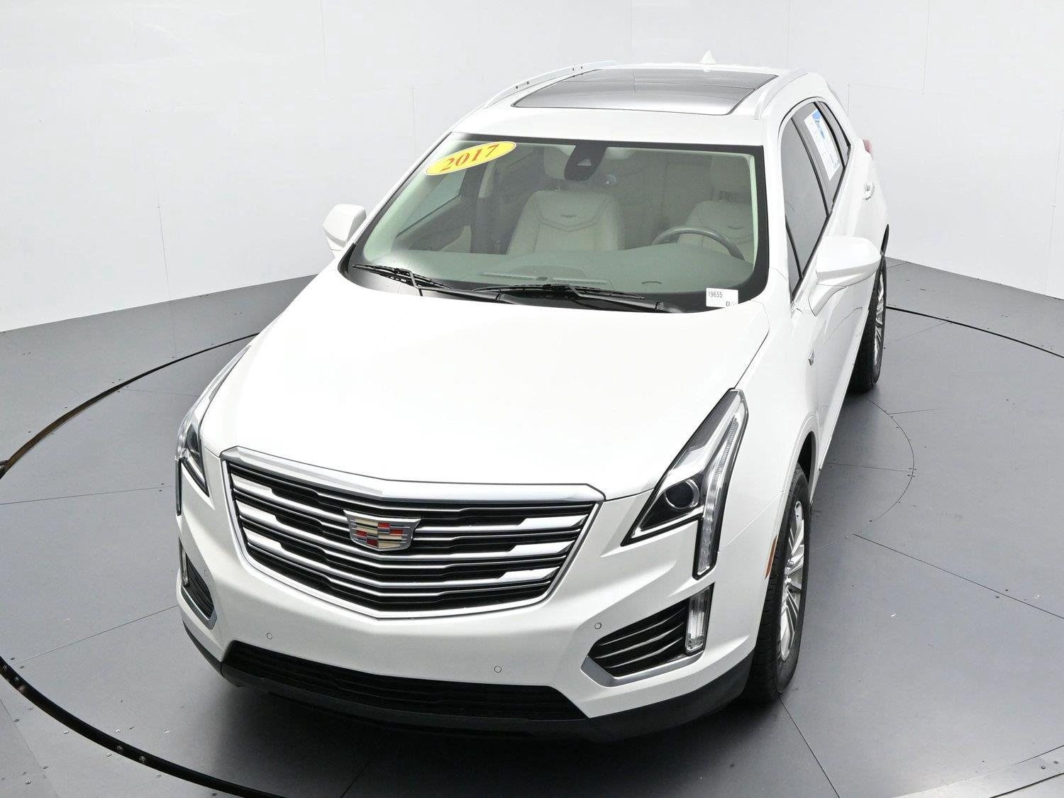 Used 2017 CRYSTAL WHITE TRICOAT Cadillac Luxury FWD image 45