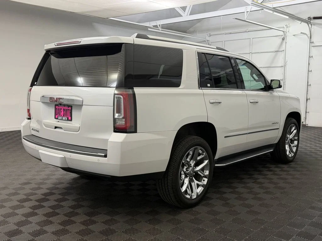 Used 2019 White Frost Tricoat GMC Denali image 8