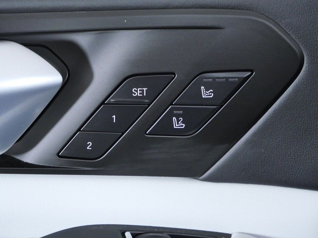 2026 BMW X5 M60i - Photo 35