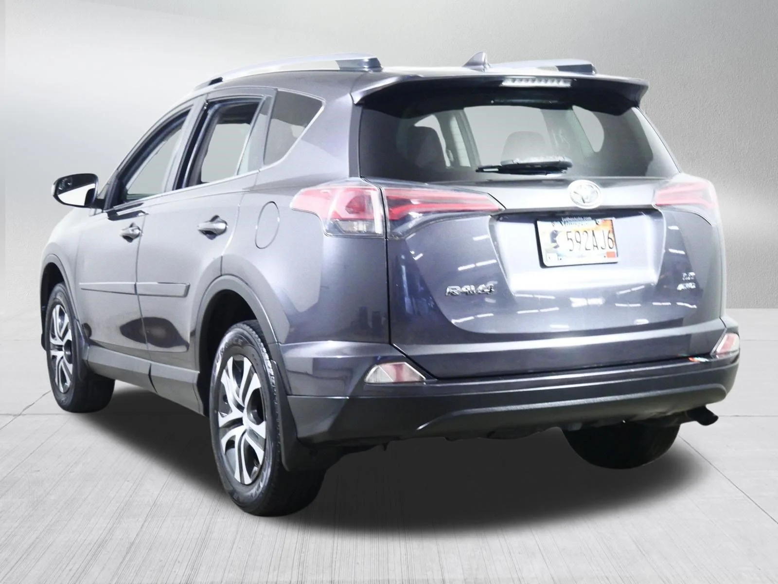 Used 2018 Magnetic Gray Metallic Toyota LE image 5