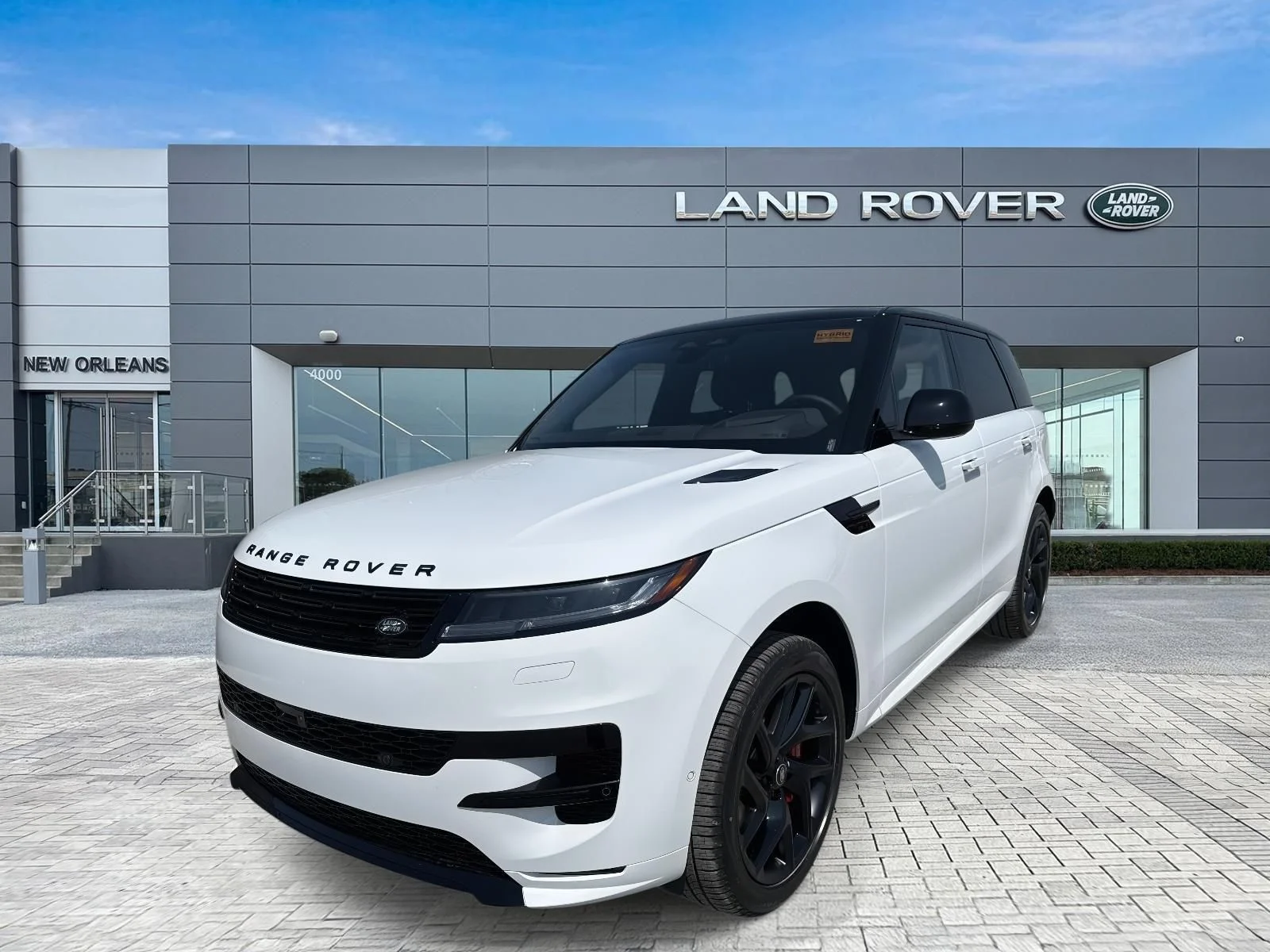 New  White Land Rover Dynamic SE image 1