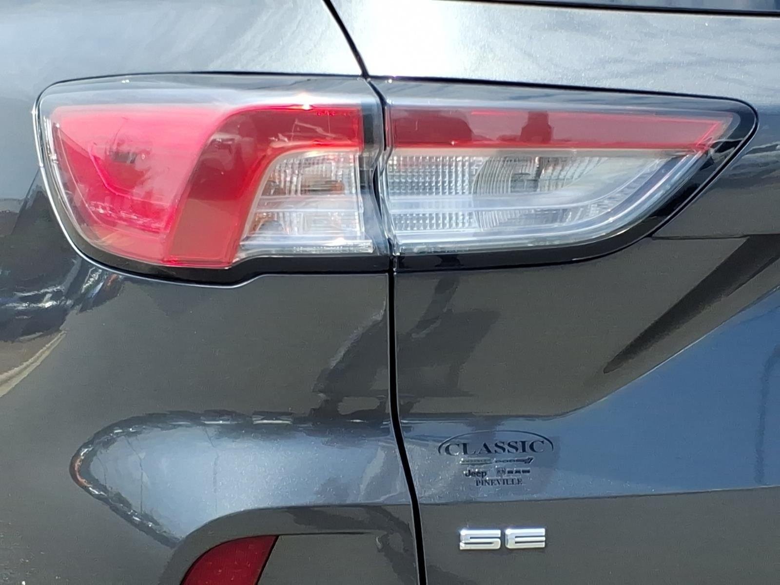 Used 2020 Magnetic Ford SE image 16