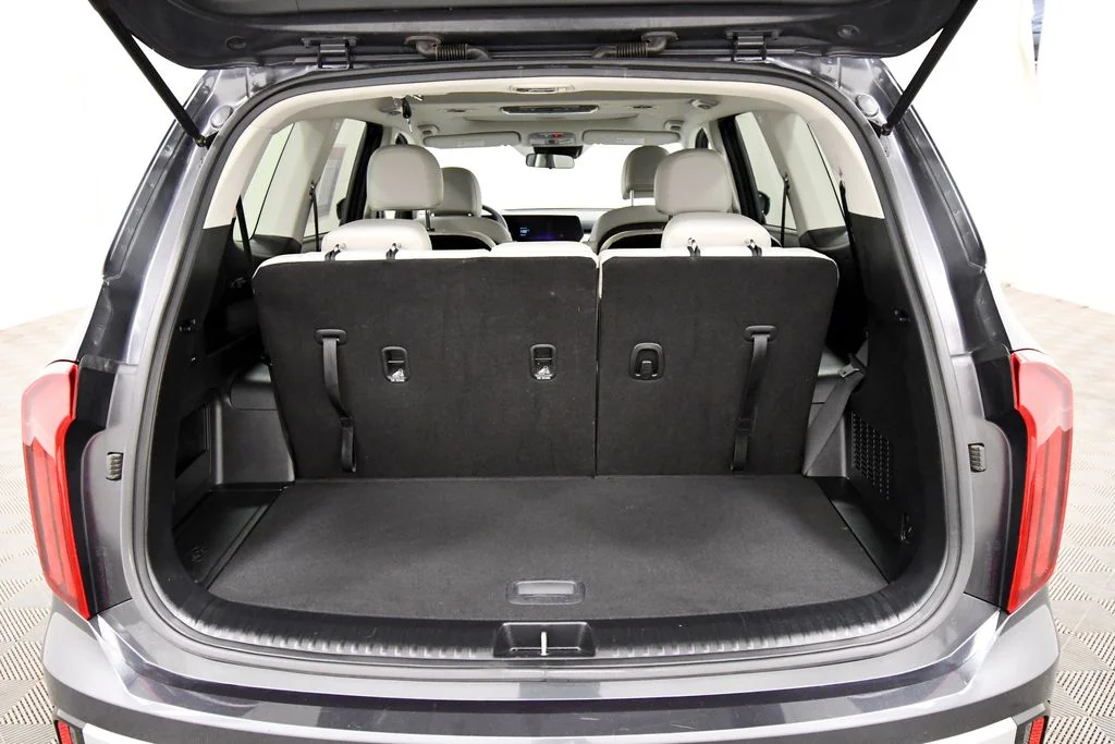 Certified Used 2024 Gray Kia S image 7