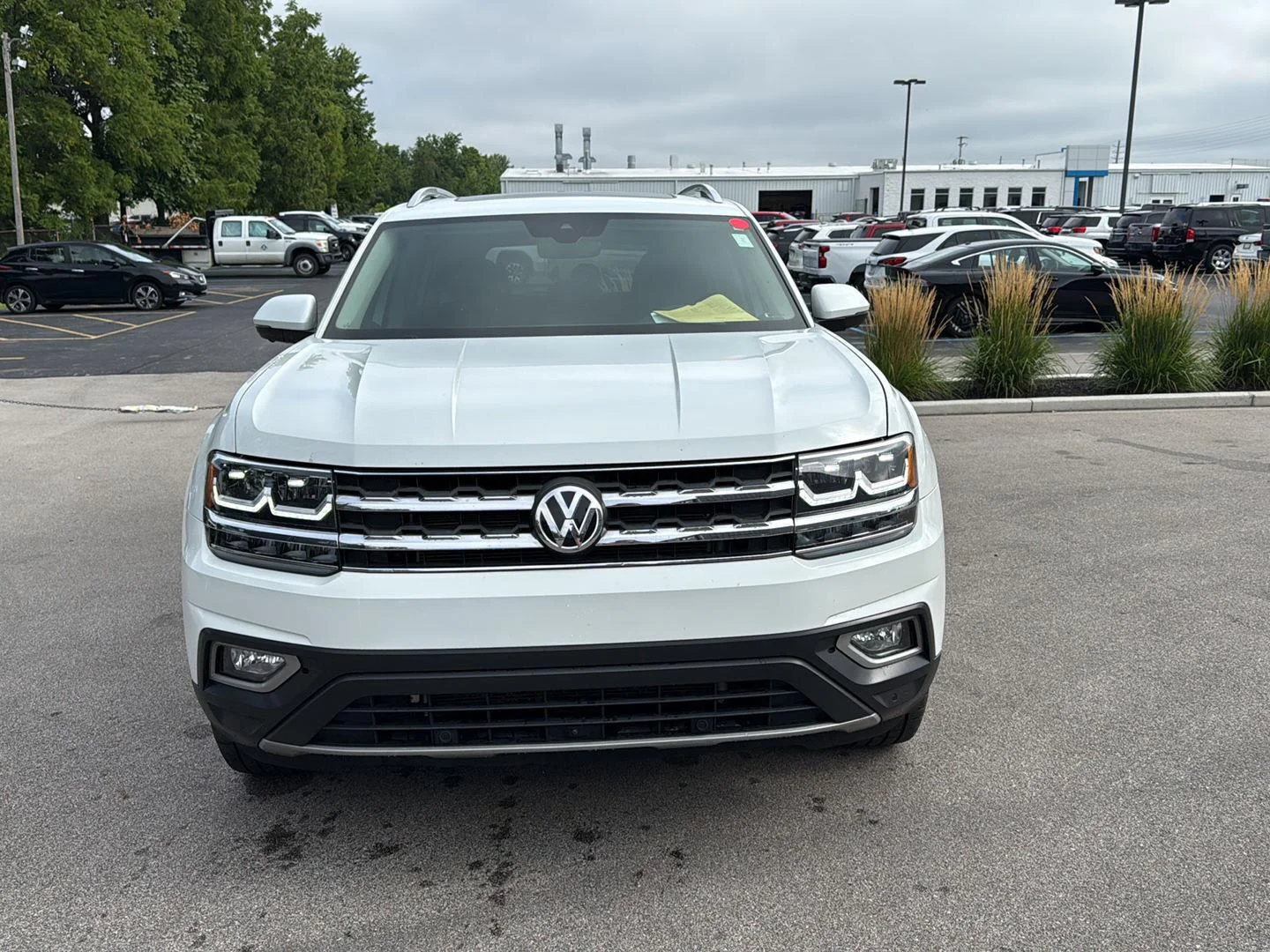 Used 2018 Pure White Volkswagen 3.6L V6 SEL Premium image 8