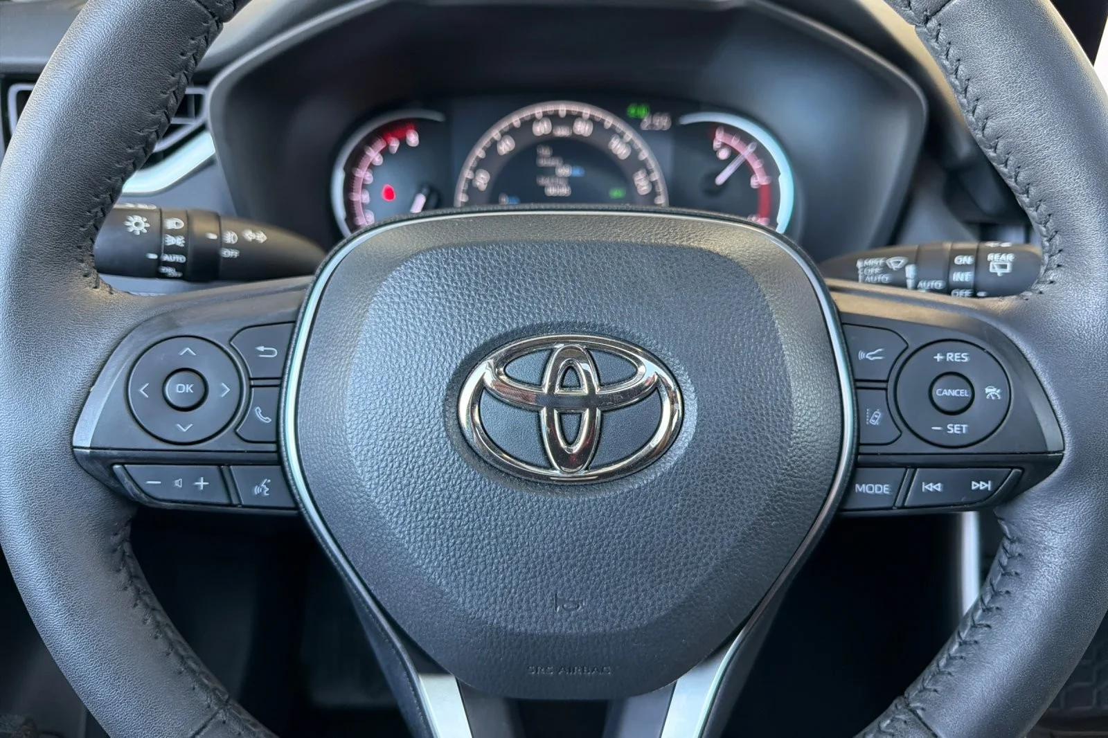 Certified Used 2024 MAGNETIC GRAY Toyota XLE Premium image 22