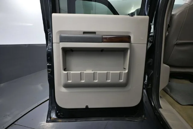 Used 2008 Black Ford Lariat image 26