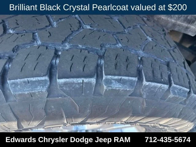 Used 2018 Black Ram Laramie image 14