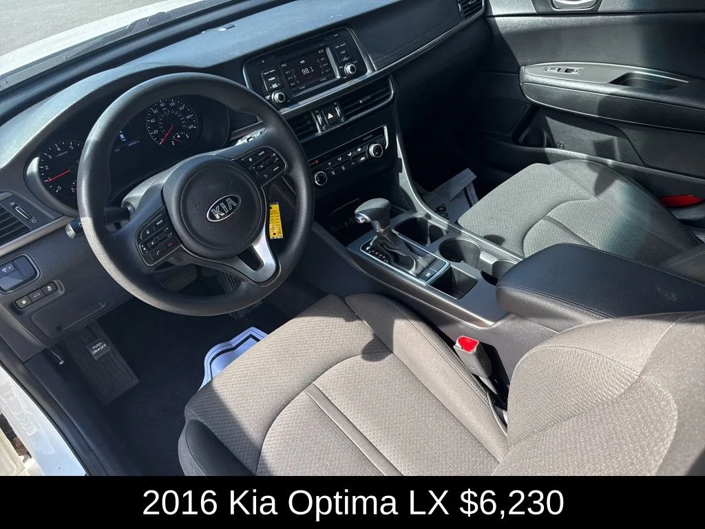Used 2016 White Kia LX image 10