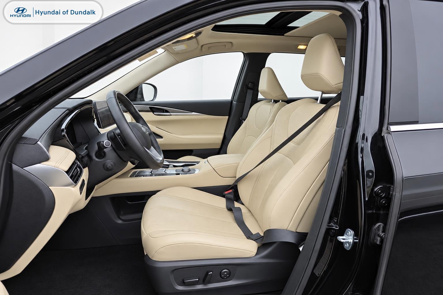 Used 2024 Black INFINITI LUXE image 7