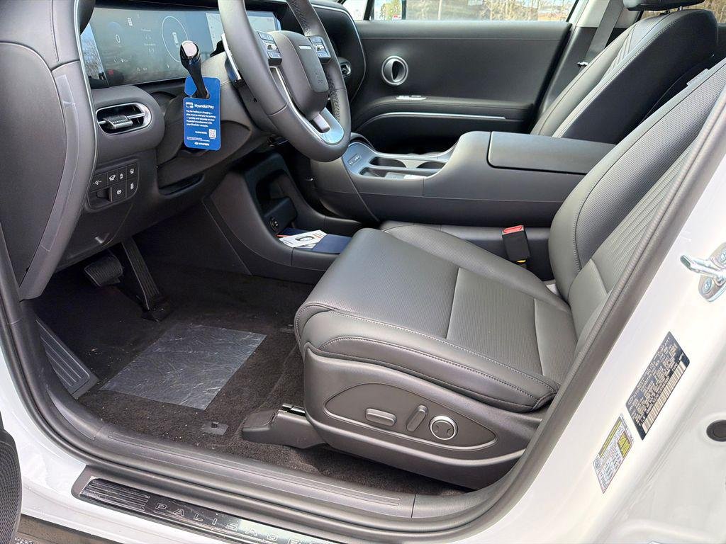 New 2026 White Hyundai SEL FWD image 9
