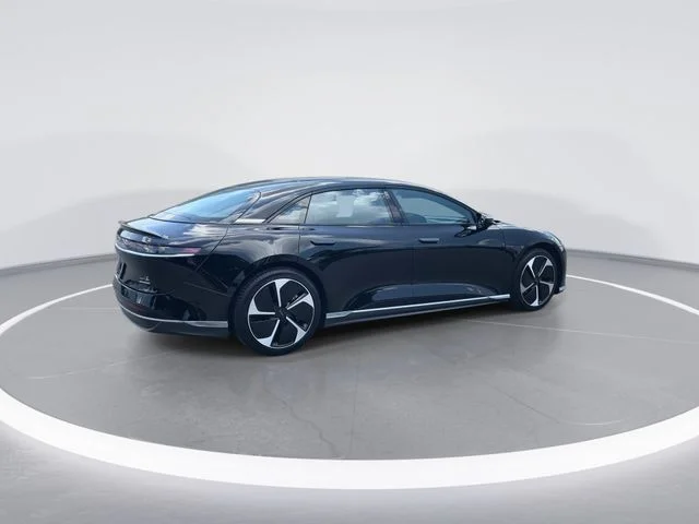 Used 2024  Lucid Touring image 8