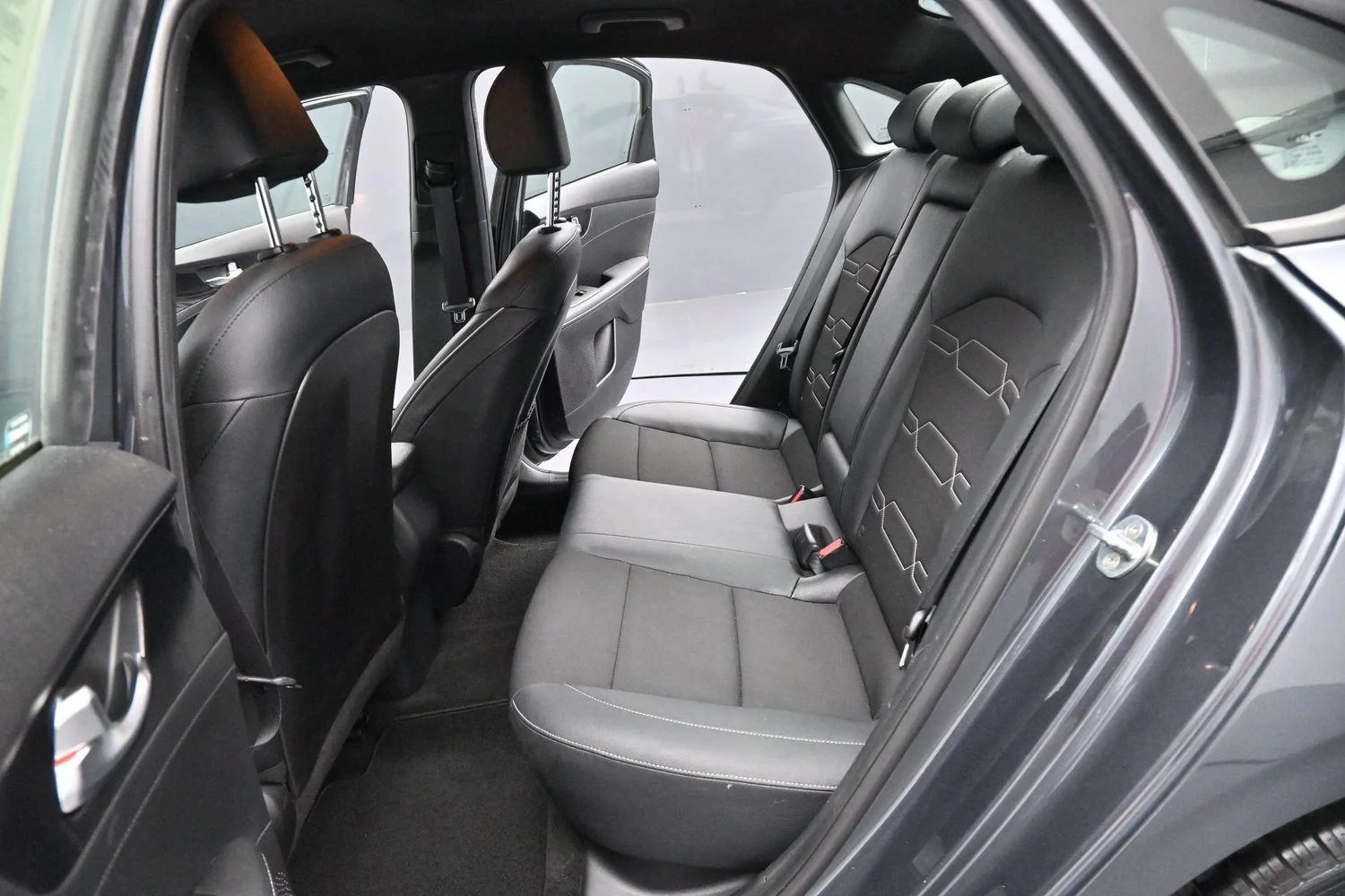 Used 2022 Gravity Gray Kia GT-Line image 27