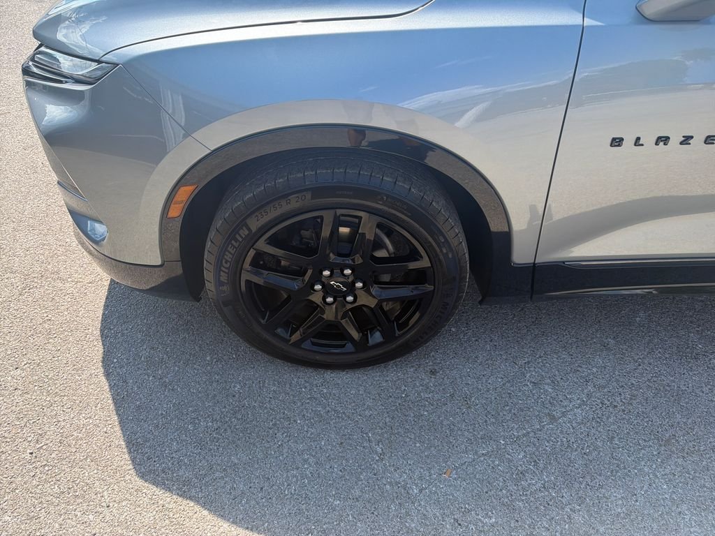 Used 2024 Gray Chevrolet RS image 10