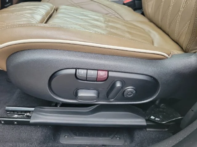Used 2018 Silver MINI Base image 18