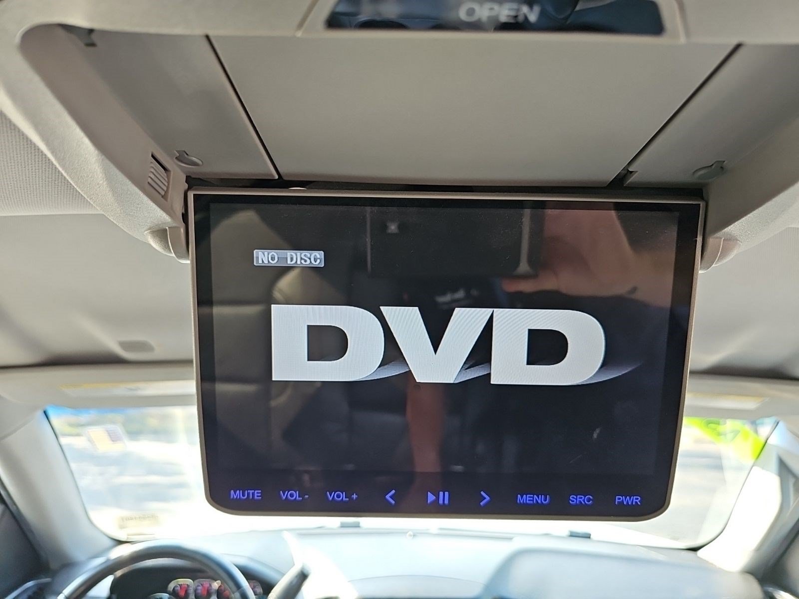 Used 2018 White Chevrolet LS image 15