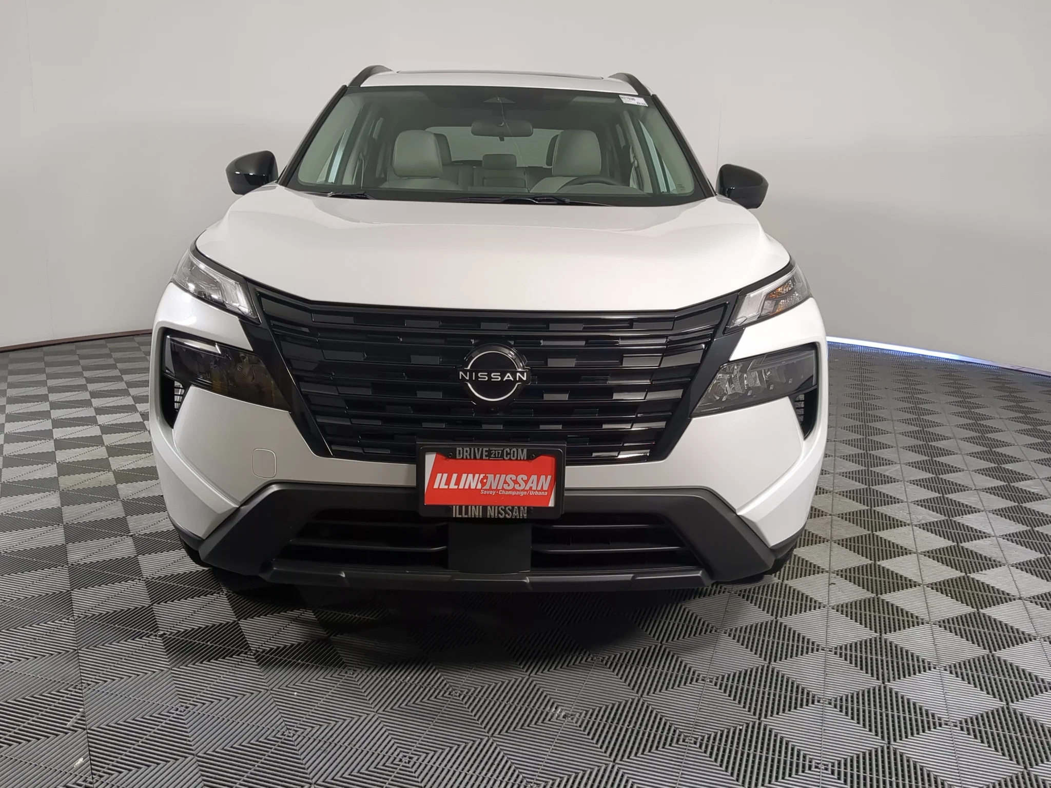 New 2027 Everest White Pearl Tricoat Nissan SV image 3